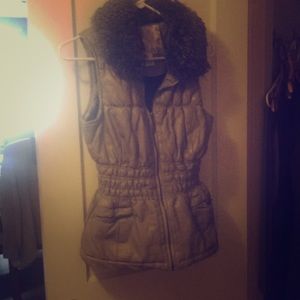Arden b vest